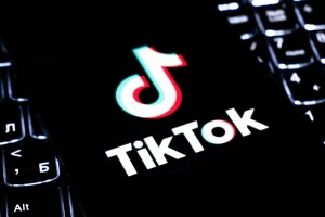 golpistas-usam-ia-para-roubar-dados-de-usuarios-do-tiktok