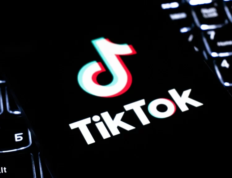 golpistas-usam-ia-para-roubar-dados-de-usuarios-do-tiktok