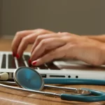 ia-supera-medicos-em-casos-de-saude-complexas-diz-microsoft