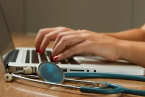 ia-supera-medicos-em-casos-de-saude-complexas-diz-microsoft